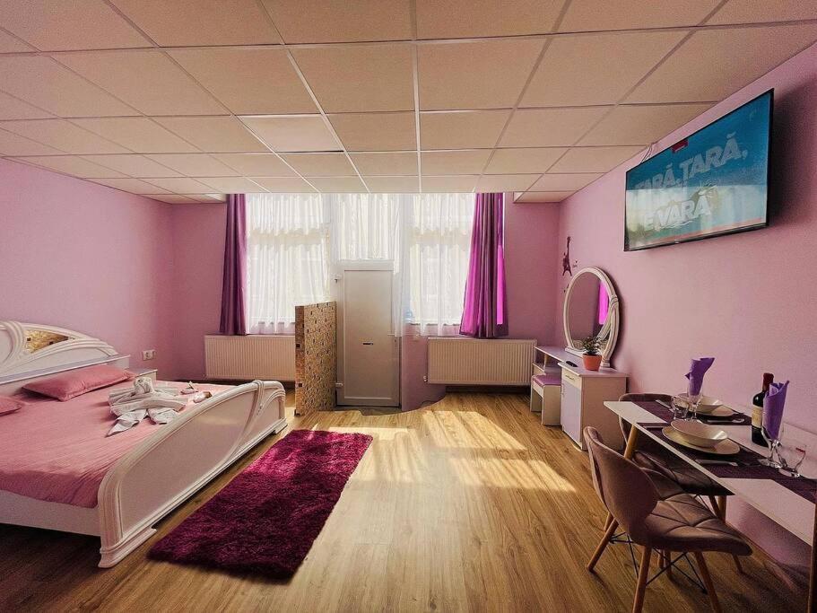 Lavender Luxury Apartment Oradea Dış mekan fotoğraf