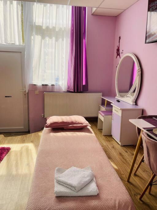 Lavender Luxury Apartment Oradea Dış mekan fotoğraf